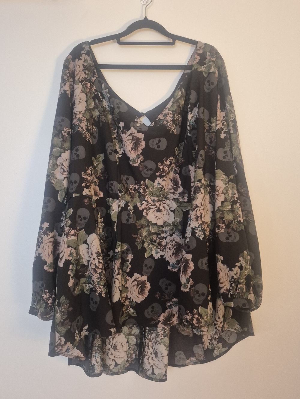 Torrid New With Tags Skull Floral Peplum Long Sleeve Top - 6X - Picture 2 of 9